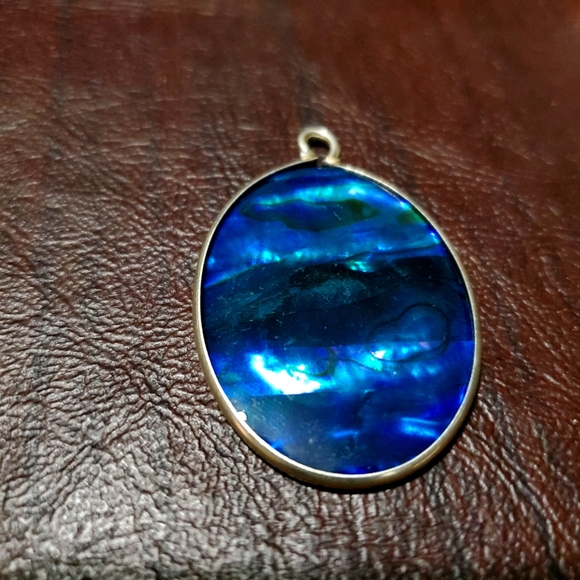 NWT Beautiful Ocean Blue Pua Shell - Picture 2 of 3